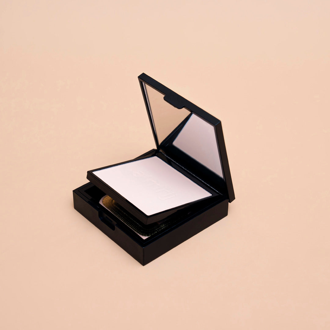 Amrij Cosmetics Ultimate Pro Wet And Dry Compact Powder