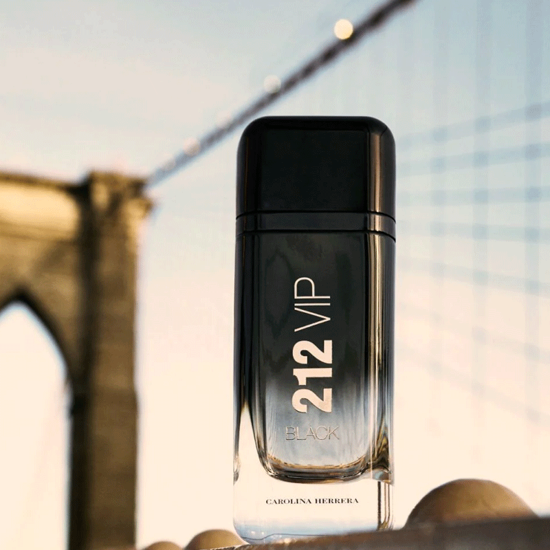 Carolina Men Herrera 212 VIP Black Body Spray 100ml